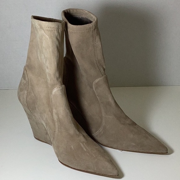 Stuart Wedge 85 Pointed Toe Sock Bootie (Women)
Stuart Weitzman - Picture 6 of 9